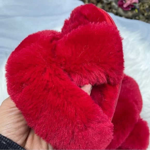 Criss Cross Slipper torrid faux fur red - Picture 9 of 10